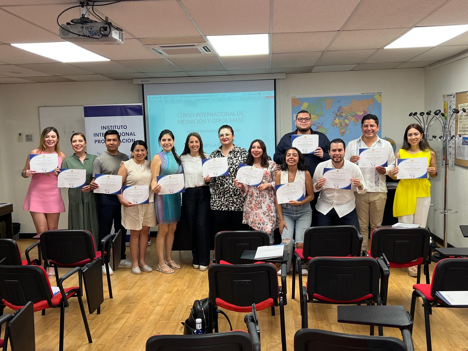 Estudiantes de maestría y doctorado concluyen curso de promediación