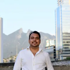 Alejandro Flores 