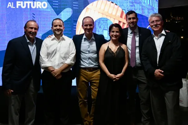 liderazgos de la escuela y el tec de monterrey celebracion 20 años