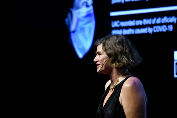 mariana mazzucato en la conferencia celebratoria de 80 años del tec y 20 años de la escuela
