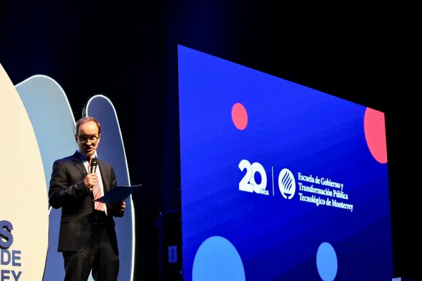 miguel angel santo celebramos mirando el futuro 20 aniversario
